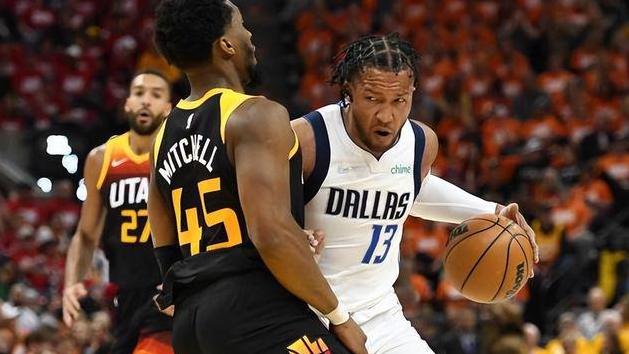 鹈鹕队|美职篮NBA：太阳vs鹈鹕 独行侠vs爵士