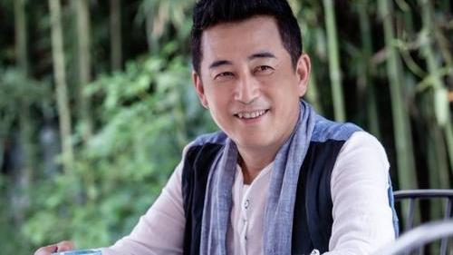 王志飞|仅认识3天就抛弃7年女友，闪婚小15岁女星，今54岁成宠妻达人