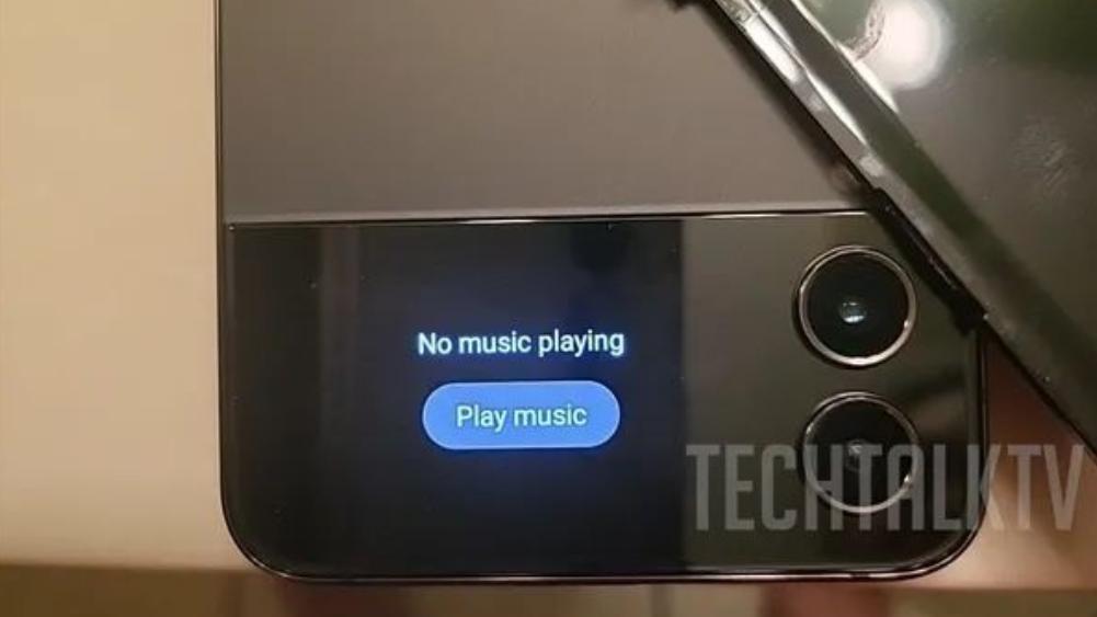 三星Galaxy|三星Galaxy Z Flip 4：小修小补升级，网友：看不出提升在哪？