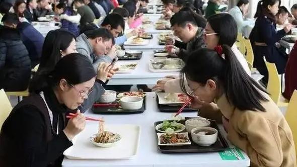 华为|从华为跳槽到腾讯的感受：华为吃饭太贵，会在腾讯一直呆下去