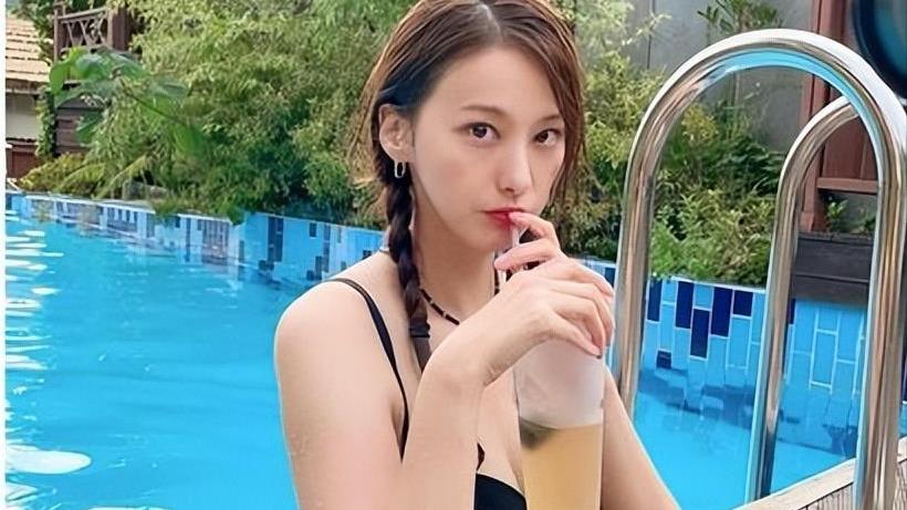 战上海|被誉为神赐的身材！38岁颜值气场完胜女团之神郑秀晶