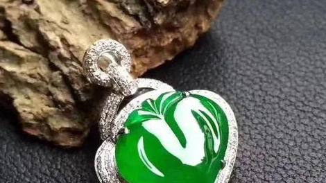 雕刻|不同的雕刻的题材，具有不同的寓意，桃、龙、孔雀你喜欢哪一种？