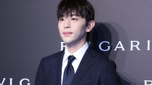 邓伦|邓伦被封杀，她给我打来电话