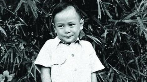 罗文|2002年“妖王”罗文去世，葬礼轰动全港，刘銮雄为何会被赶出灵堂