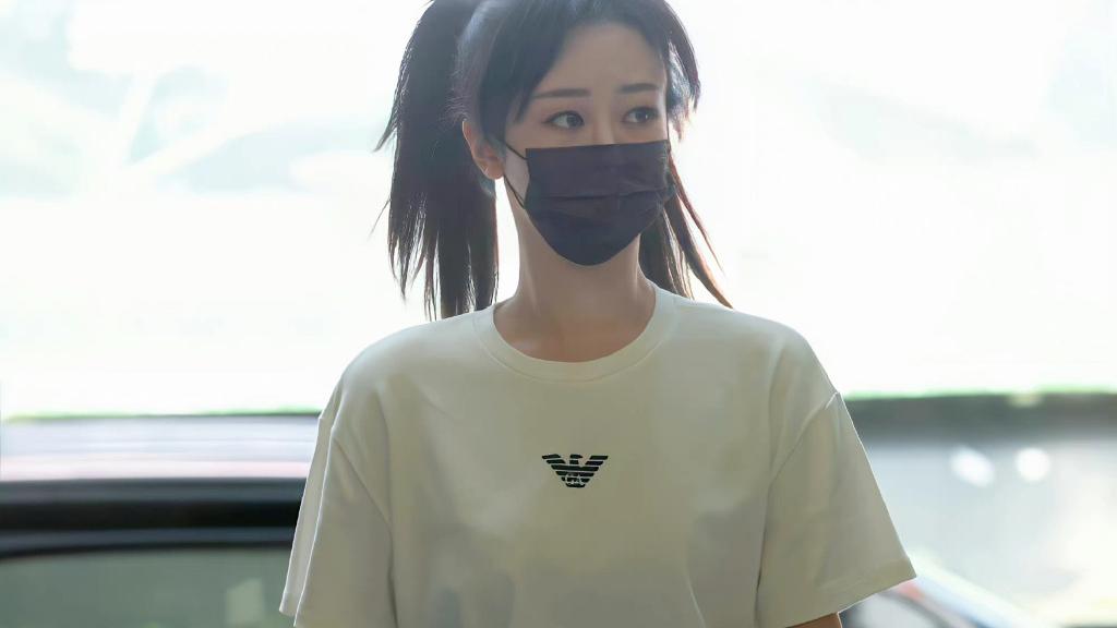 杨紫|杨紫录制《你好星期六》，再现双马尾造型，网友直呼好有少女感