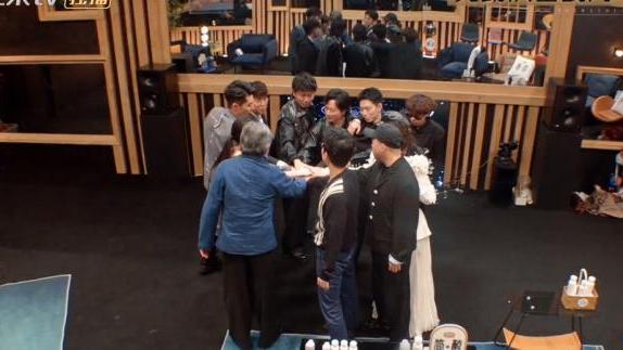 单依纯|单依纯丝滑翻唱《为你钟情》，炫技恰到好处，林子祥赞不绝口