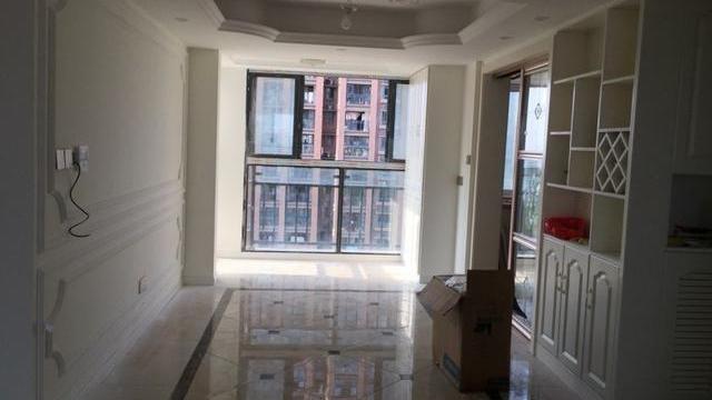 126㎡4室装修接近完工，花万元贴壁纸做造型，看过的都夸有档次