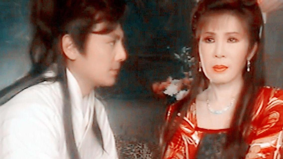 秦岚|明明一脸褶子却强行装嫩的女明星：与其硬扮少女，何不优雅老去？