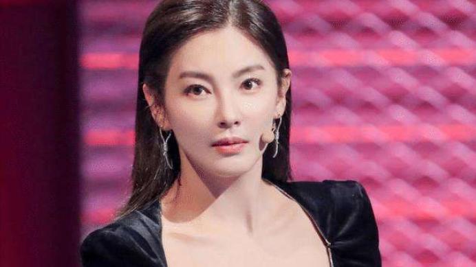 赵丽颖|张雨绮：两婚两离，带着龙凤胎潇洒生活，离异后活出女王范