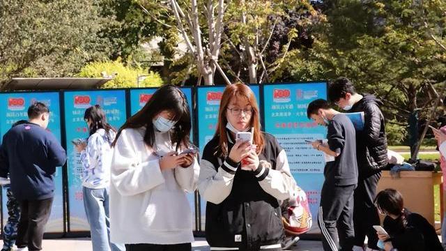 翻译|北大教授坦言：未来十年，有3类职业可能被市场淘汰，考生要慎选