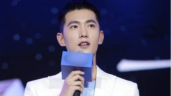 迪丽热巴|杨洋调侃热巴: 我能演《与君初相识》长意吗? 热巴回复让人笑翻