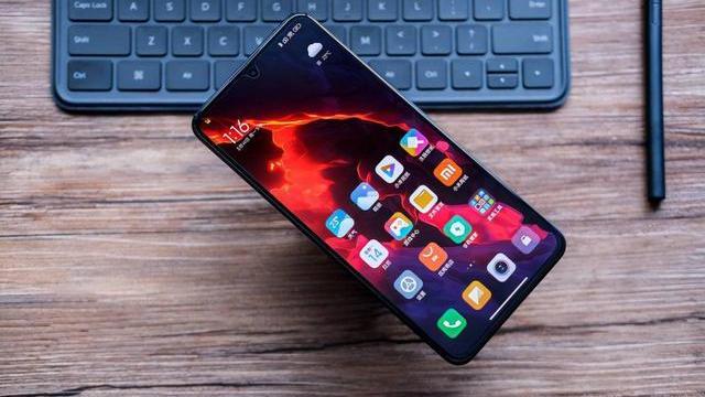 电池|买手机预算2000元？这三款产品可以“无脑”入，发烧友用过都说好