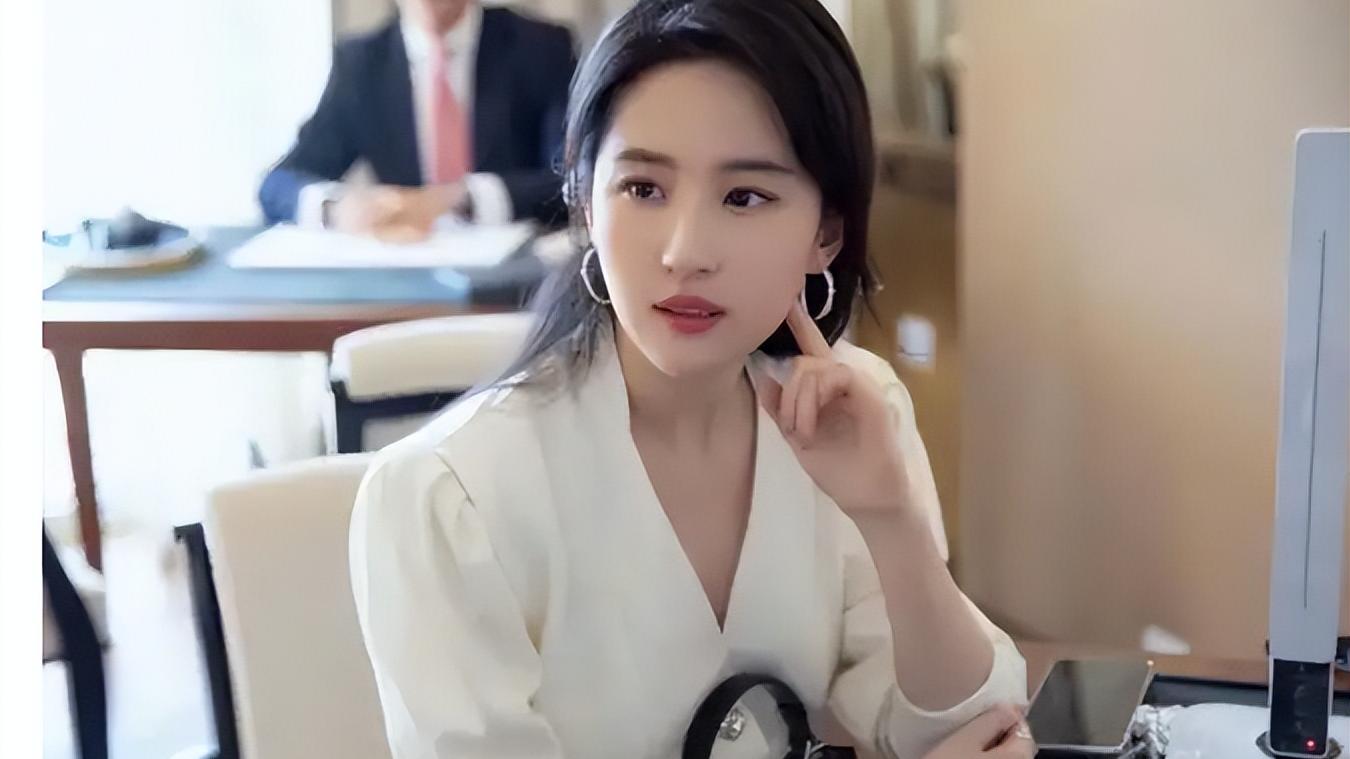 霍思燕|陈金飞捧了刘亦菲20年，最终却选择了杨采钰，果然豪门套路深似水