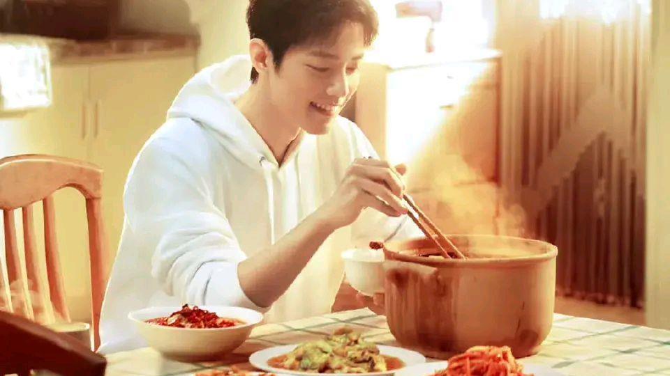 肖战|《The star》报道肖战的时尚影响力，肖战代言品牌蝉联榜单top 1！