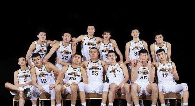 交易|球迷讨论高诗岩交易方案，涉及三支球队，杨鸣有望收获全明星中锋