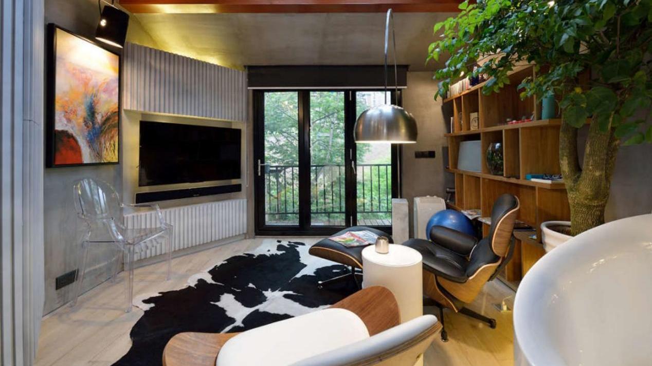 一居室的突破性改造，在客厅里可以泡澡，马桶区也暴露在外