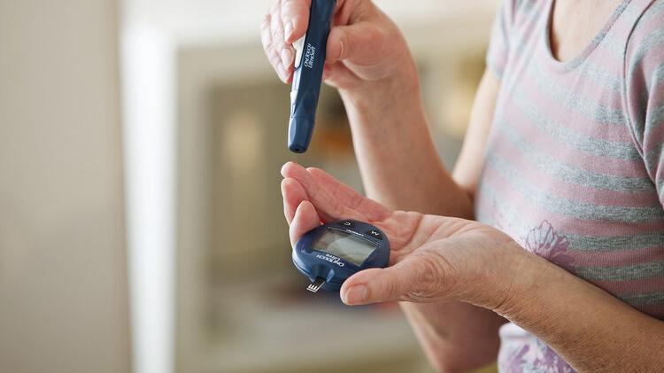 癌细胞|美国研究：糖是癌细胞的“加速剂”？戒糖能够防癌、抗癌吗？