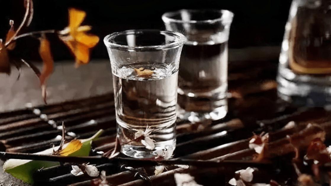 |花小钱也能喝好酒，这4款性价比极高的白酒，看到不能错过