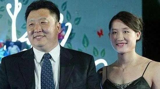 刘子歌|相差20多岁老少恋！老教练和前妻有2子，结束婚姻后和女徒弟结婚