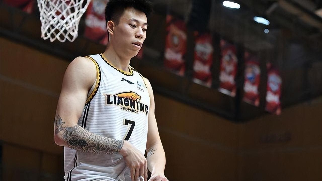 猛龙队|燃爆！炸裂！张镇麟战斧式劈扣，气贯长虹！大公子儒雅中透着霸气