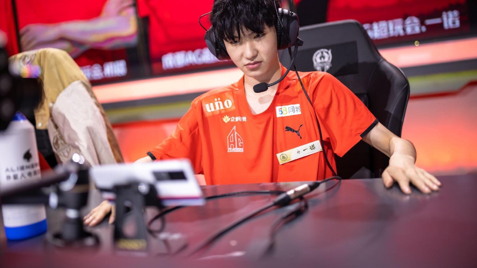 |小玖口嗨最大受害者是一诺，他对啊泽的感情很深，疑似为此事哭过