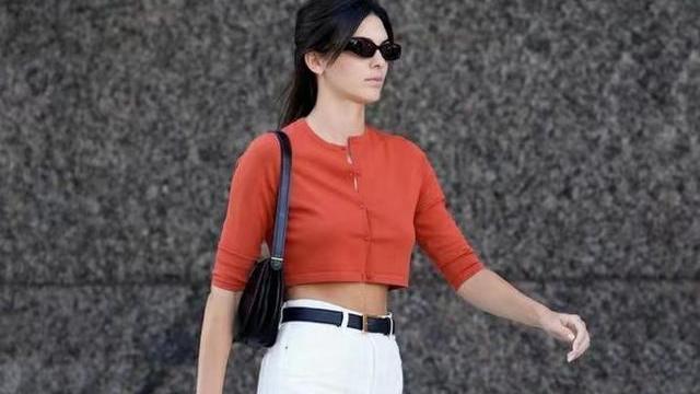 金·卡戴珊|詹娜！卡戴珊的四代合照，66岁的妈妈，年轻的时候是那么的漂亮