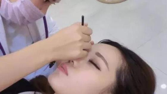 纹眉 央视爆出“纹眉行业”内幕，难怪纹眉师都不纹眉，现在知道不算晚