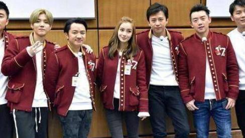 综艺节目|《奔跑吧》10开录，从全民撕名牌到无人在意，它是靠什么走过来的