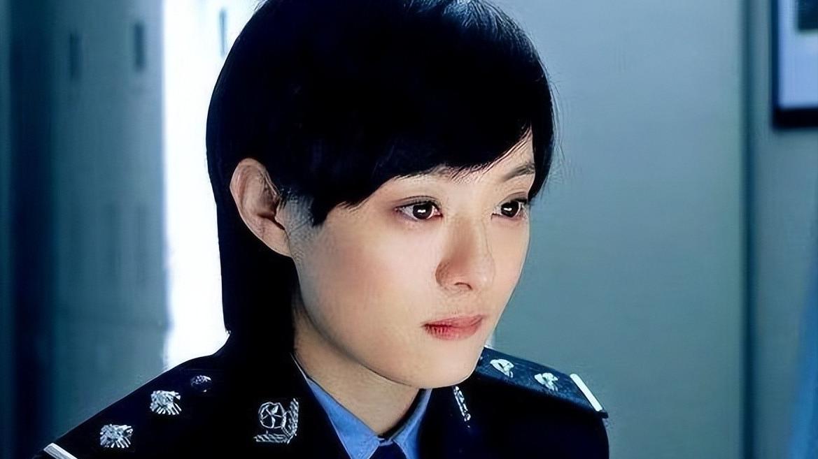 警察|同样穿“警服”，把刘涛吴越和baby等女星放在一起，差别就出来了