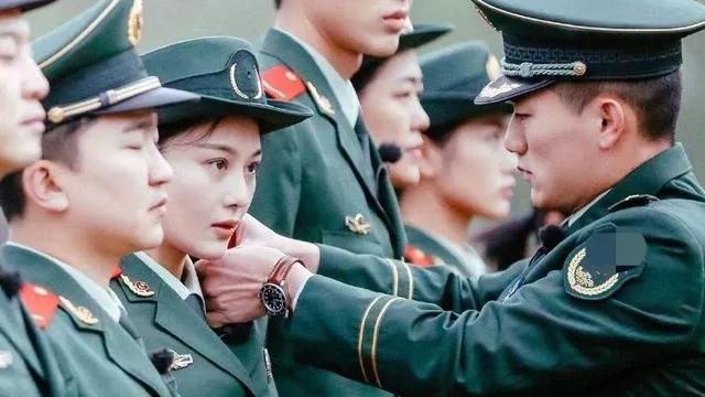 周迅|年入6000万的张馨予，爱上了工资只有5000的何捷