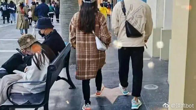 马龙|许昕现身陈玘直播间超抢镜！连线韩国第一女单，马龙与妻子出游