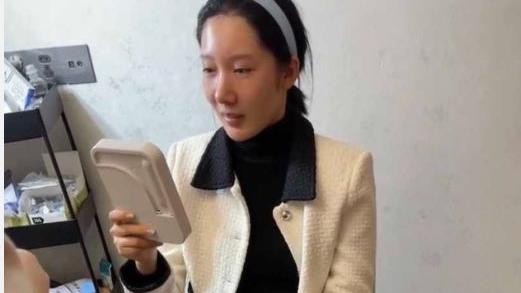 都美竹|都美竹素颜照曝光，皮肤暗黄状态憔悴，网友：看着像50岁