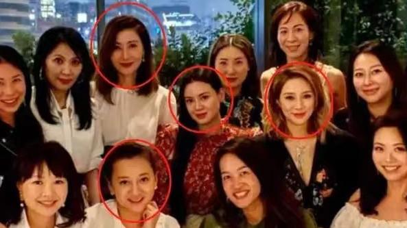 王祖贤|娱乐圈5位最强三白眼女星，王祖贤再也不化妆，胡因梦变化最大