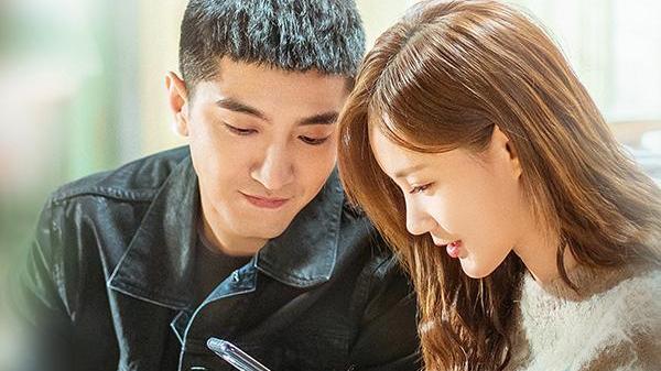 90后|李一桐挑战悬疑剧，化身漂亮女作家，搭档90后人气小生