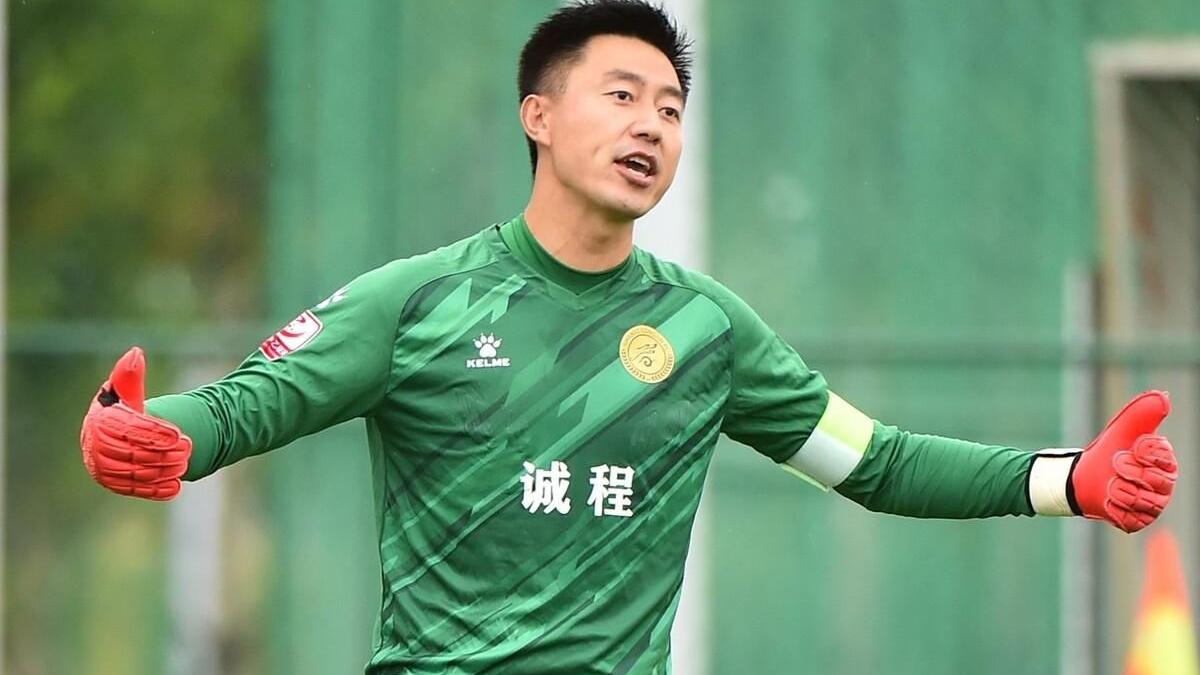柏天赐|中国足球转会：隋维杰加盟石家庄，柏天赐加盟合肥，魏来加盟南通