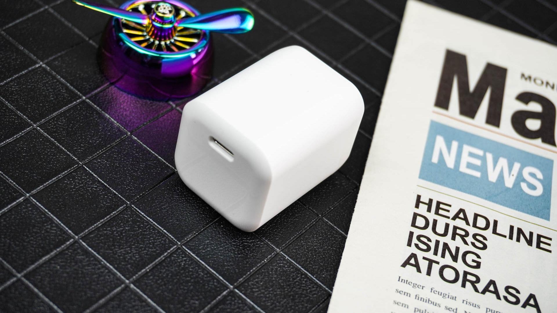 iPhone|iPhone标配不带充电头，自己搞个适配度高的吧