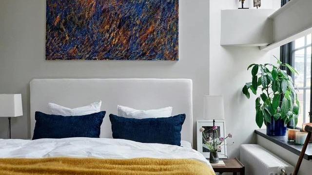 60㎡住宅，装饰画无所不在，那叫一个有艺术气质，看完想买画装饰