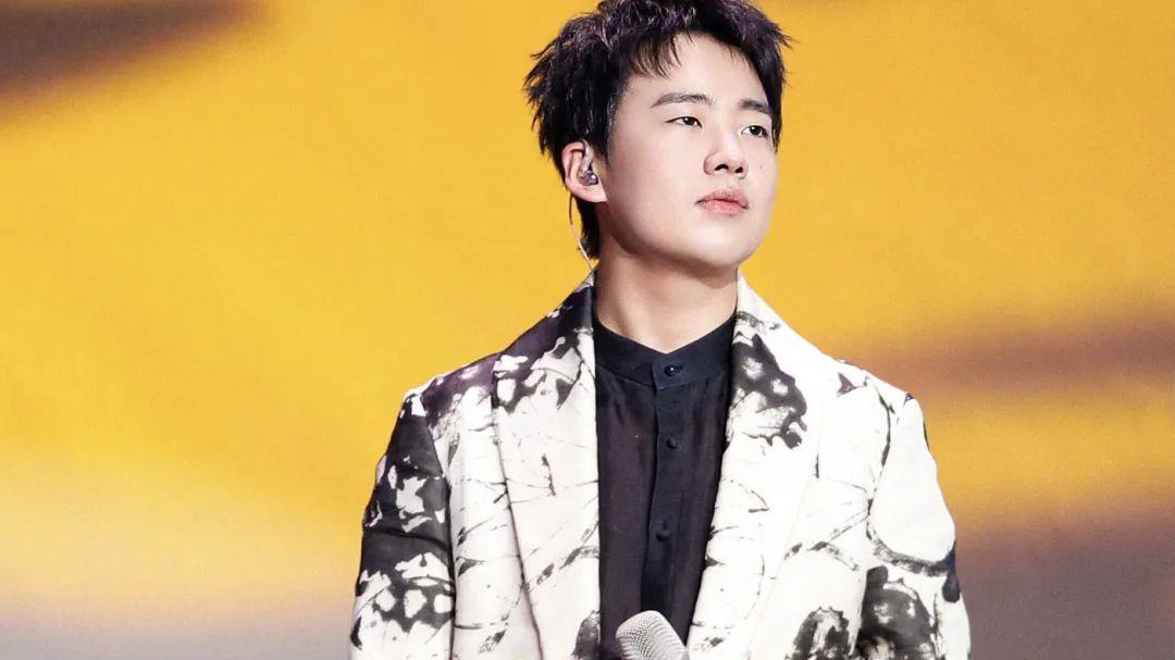 周冬雨|小八卦，杨幂龚俊，鞠婧祎，周冬雨，陈伟霆，郭麒麟