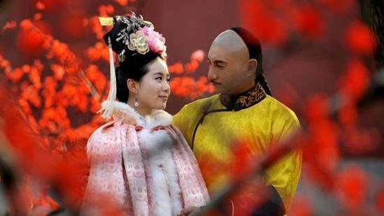 甄嬛传|《甄嬛传》中的纯元是谁，若曦死后，四爷为何放不下红梅白雪