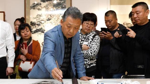 郭德纲|画家吴欢曾公开质问张少华对母亲新凤霞的冲击，也曾力挺郭德纲