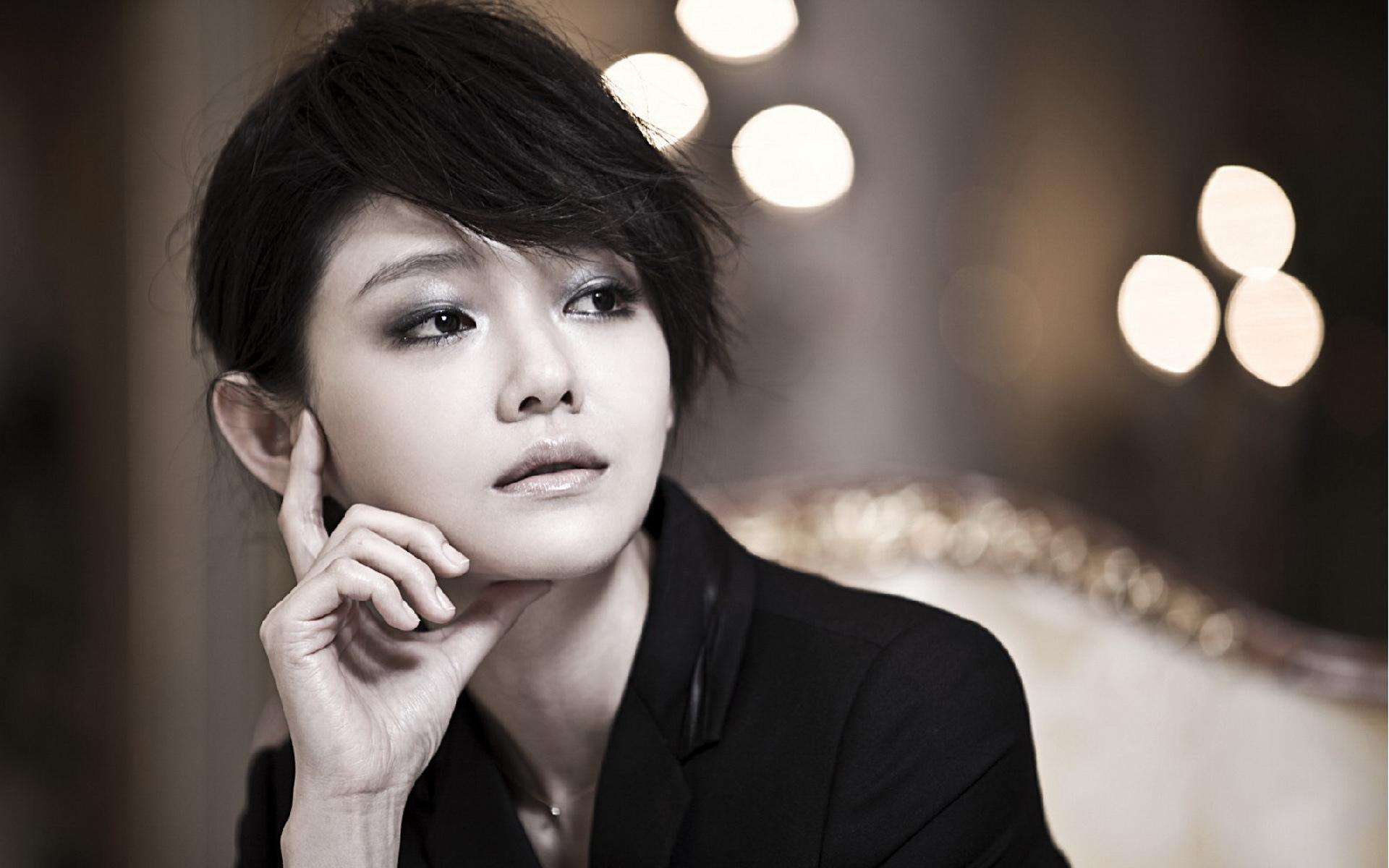 大S|大S徐熙媛二婚，热度波及吴佩慈，网友：吴佩慈才是人生赢家