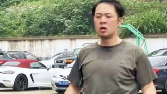 杜海涛 结婚后的杜海涛露面了，瘦瘦的杜海涛好看，还是胖胖的可爱？