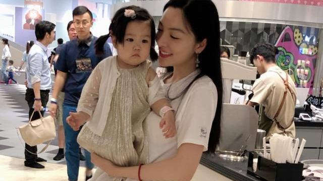 刘彦池|王励勤前女友刘彦池晒结婚五周年照，夫妻恩爱无比