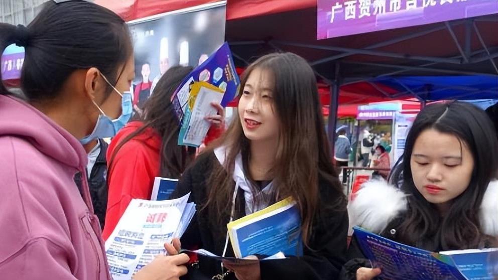 高校|“年轻人别在乎工资”，HR的建议引毕业生吐槽，不给钱你干吗