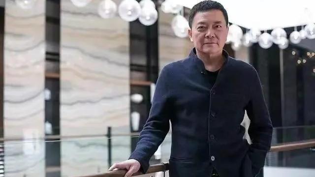 刘涛|与刘涛同居4年，曾要求她退出娱乐圈，今60岁依旧单身