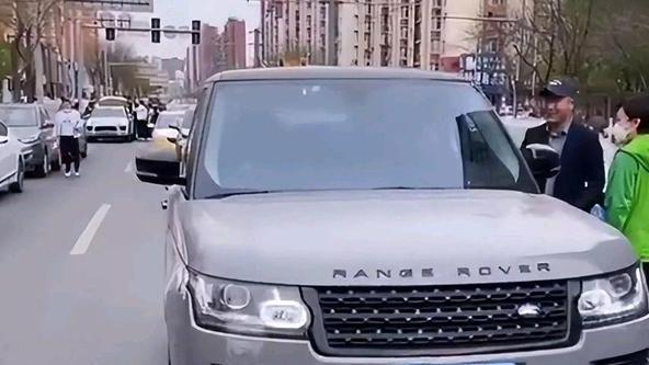 辽宁男篮|辽篮一哥易主，赵继伟收入远超郭艾伦，买600平豪宅举办奢华婚礼