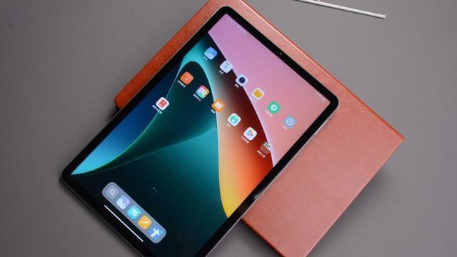 小米科技|雷军下狠手，8600mAh新机，6+256G上线就降价，友商怎么看？