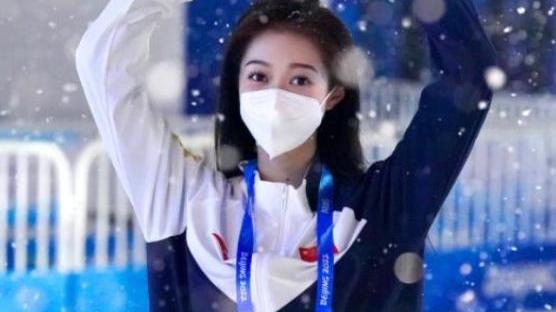 冬奥会|冬奥会颁奖中文播报身份解密，还是中传校花冯琳，网友心悦诚服！