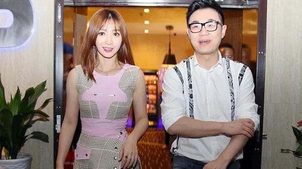 柳岩|柳岩谈到感情：我不在乎男方有没有钱，车房我都有，只要爱我就行