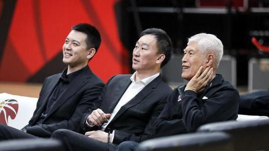 刘维伟|杨鸣师兄抢巩晓彬饭碗？曝山东换锁刘维伟接近加盟，高诗岩或留队